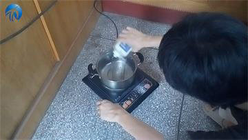 開水加熱也刮不掉色