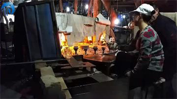 玻璃啤酒杯