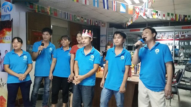 興藝玻璃科技公司2015年9月12日員工生日會(huì)活動(dòng)