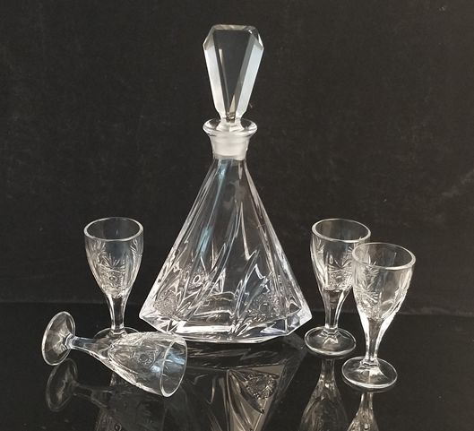 高質(zhì)量內(nèi)銷品牌推銷水晶白酒酒具禮盒套裝