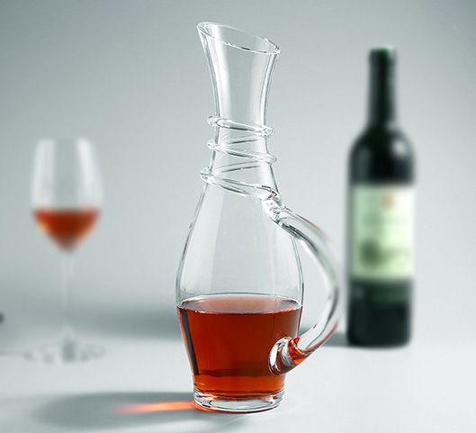 繞絲把手醒酒器場景圖